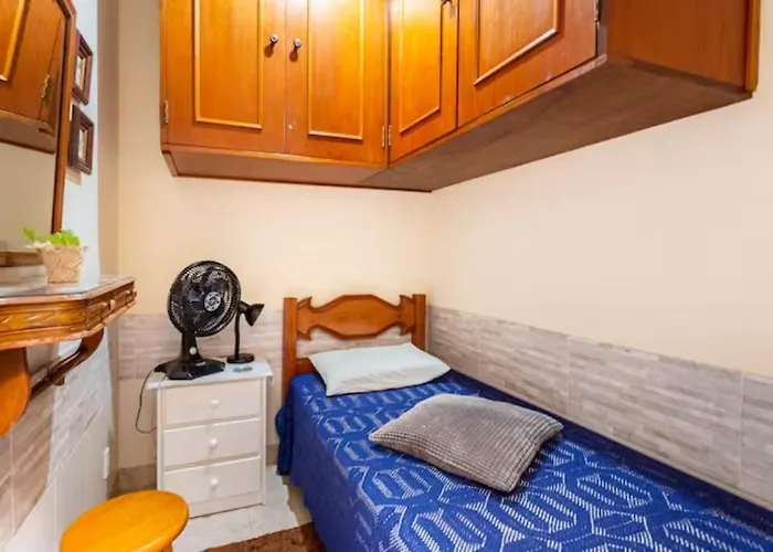 Quarto Em Casa De Vila Em Botafogo, Rio De Janeiro